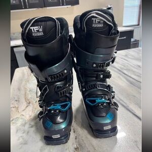 Dabello Ski Boots
